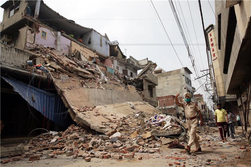 INDIA BUILDING COLLAPSE