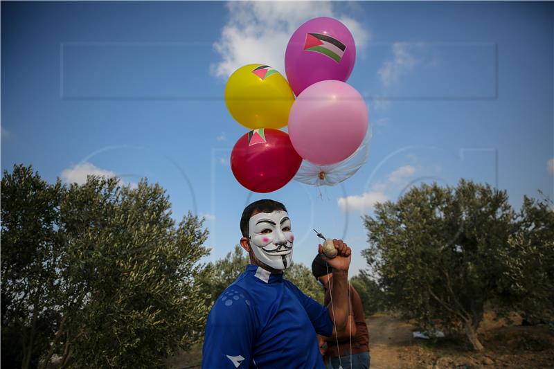 MIDEAST ISRAEL PALESTINIANS GAZA INCENDIARY BALLOONS