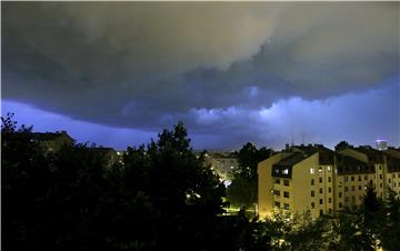 Zagreb zahvatilo olujno grmljavinsko nevrijeme