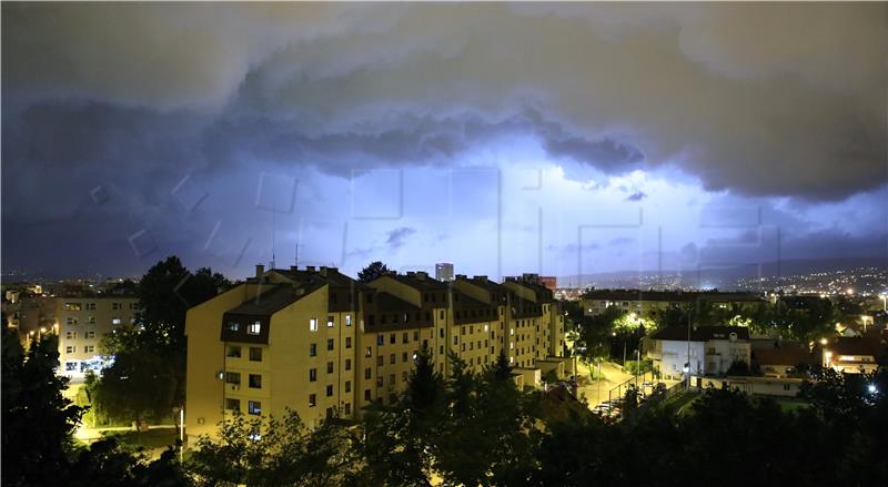 Zagreb zahvatilo olujno grmljavinsko nevrijeme