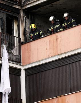 U Zagrebu požar u stambenoj zgradi, vatrogasci spašavali stanare