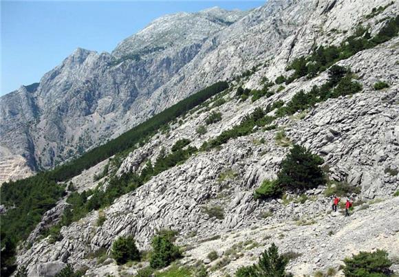 Makarski HGSS spasio majku i osmogodišnju kći kod vrha Sv. Ilija