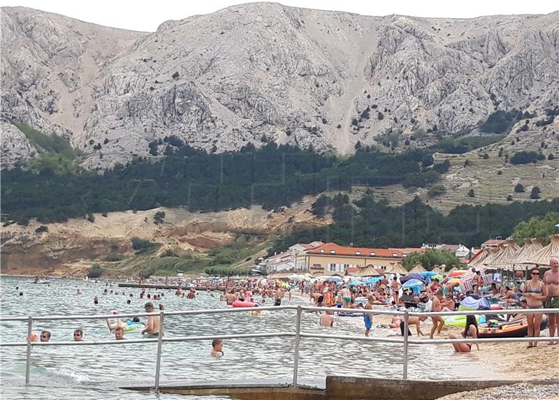 Plaža u Baškoj na otoku Krku