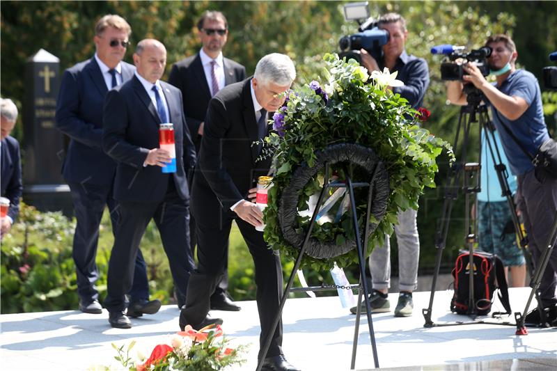 U povodu 30. obljetnice osnutka HDZ-a BiH položeni vijenci na Mirogoju