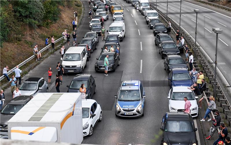 Sudari na berinskoj autocesti možda su islamistički napad