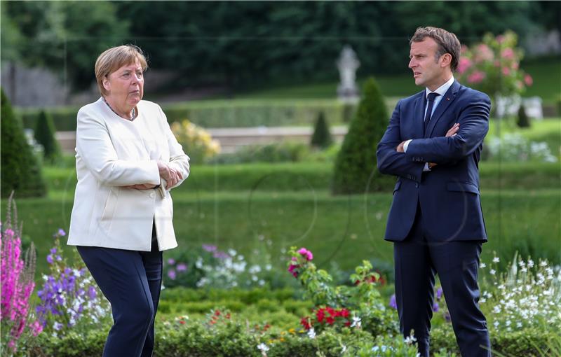 Iza zidova tvrđave, Macron i Merkel iscrtavaju smjer Europe