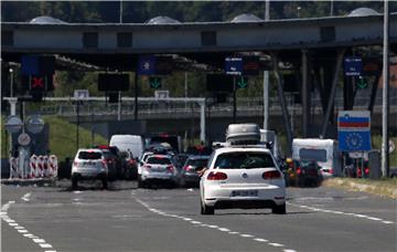 Povratak turista na graničnom prijelazu Bregana-Obrežje