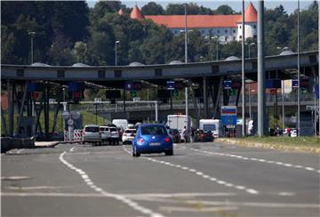 Povratak turista na graničnom prijelazu Bregana-Obrežje