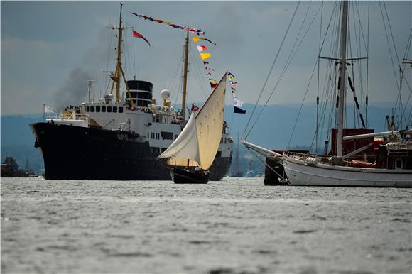 Regata povijesnih falkuša stigla na Palagružu