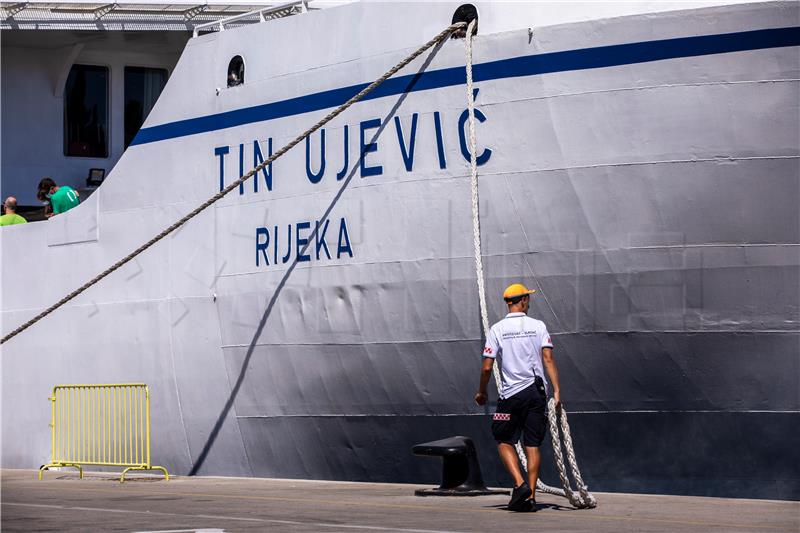 Split: Tijekom prijepodneva uspostavljena dodatna linija za otok Brač