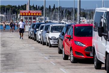 Split: Tijekom prijepodneva uspostavljena dodatna linija za otok Brač