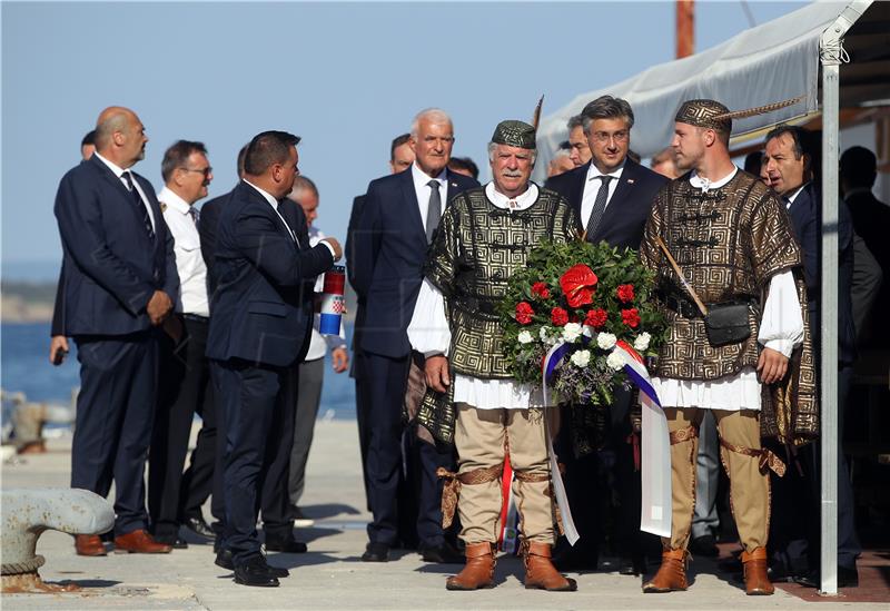 Premijer Plenković na Golom otoku