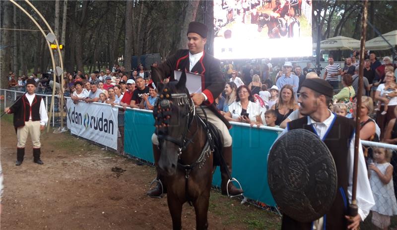 Barban: Antonio Osip pobjednik 45 trke na prstenac