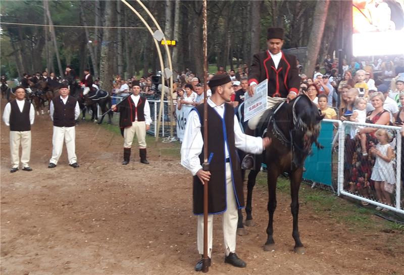 Barban: Antonio Osip pobjednik 45 trke na prstenac