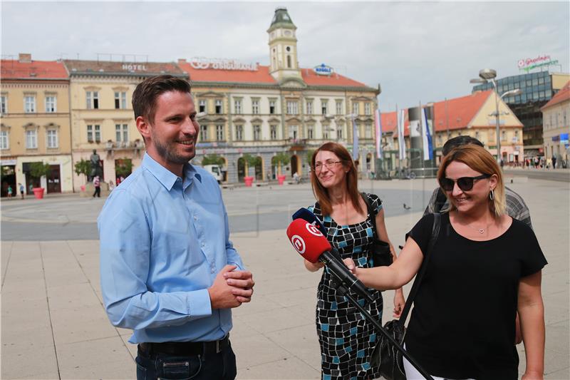 Konferencija za medije osječkog HDZ-a zbog najezde komaraca