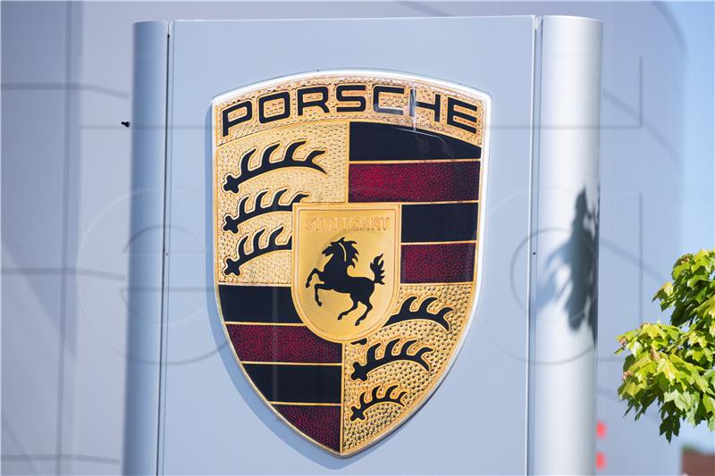 Njemačka pokreće istragu protiv Porschea zbog benzinskih motora