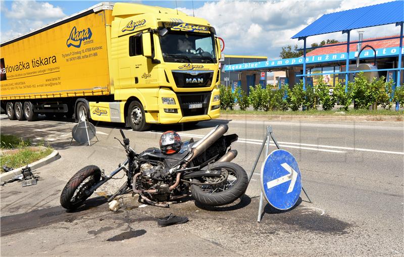 U Karlovcu poginuo motociklist