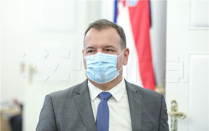 VLADA Beroš: Brojke nisu dobre, ali je klinička slika oboljelih blaža