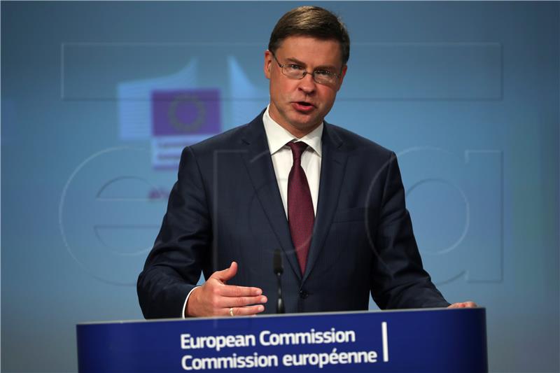 Nakon Hoganove ostavke, Dombrovskis privremeno preuzima poziciju