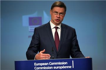 Nakon Hoganove ostavke, Dombrovskis privremeno preuzima poziciju