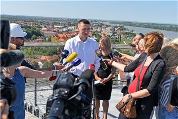 Gradonačelnik Penava obišao radove na vodotornju