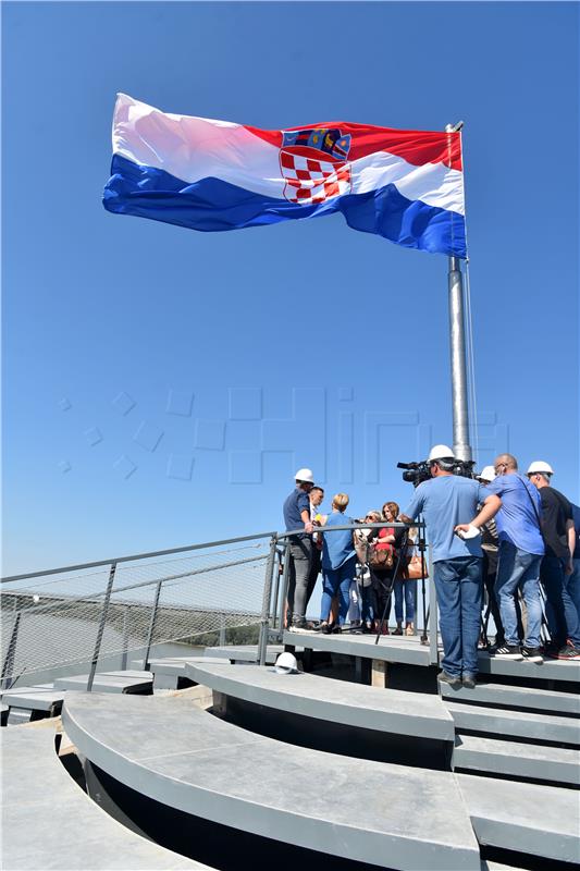 Gradonačelnik Penava obišao radove na vodotornju