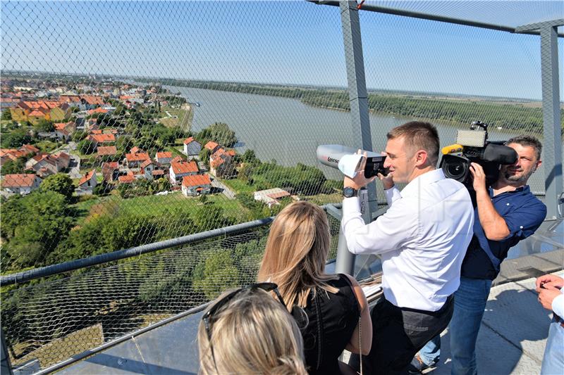 Gradonačelnik Penava obišao radove na vodotornju