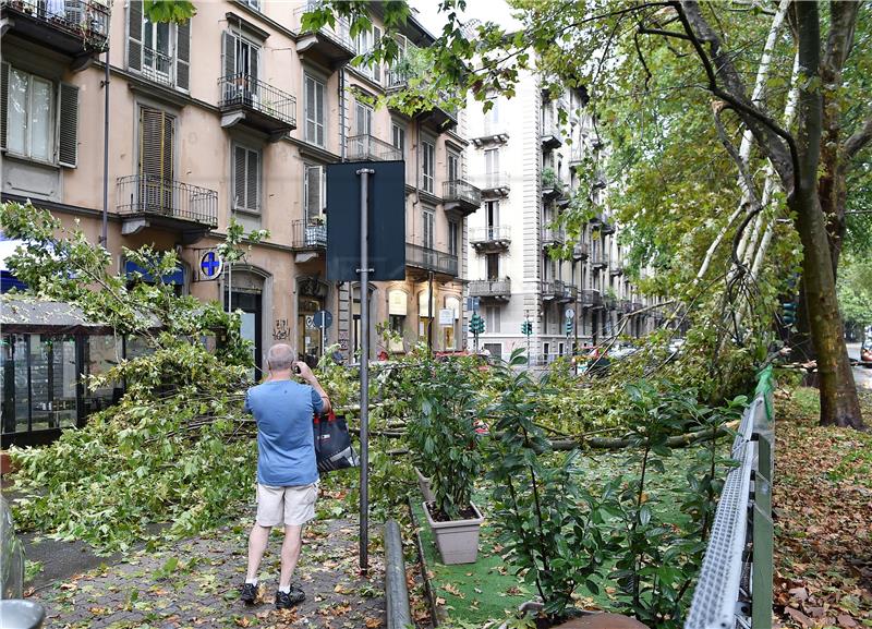 Dvije sestre poginule u Italiji prilikom pada stabla u kampu