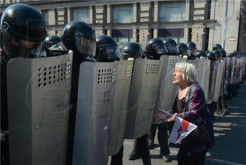 Prosvjednici u Minsku "čestitali" 66. rođendan Lukašenku