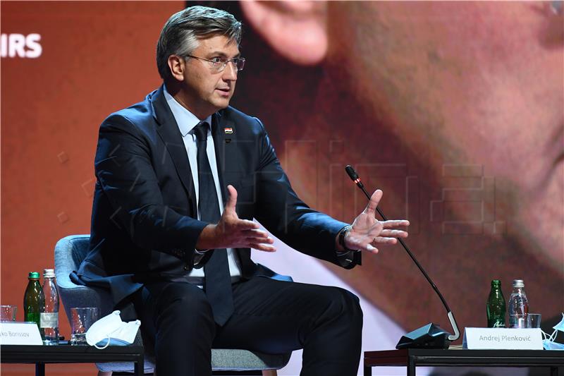 Plenkovic: Slovenia supports Croatia's bids to join euro zone and Schengen area