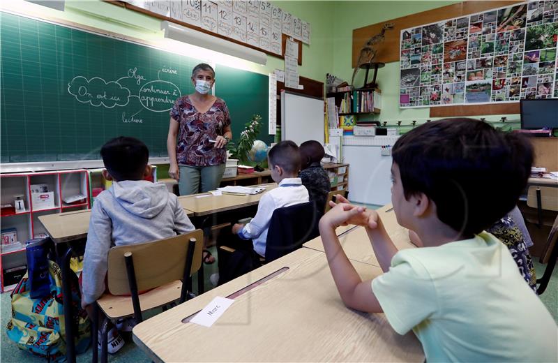 FRANCE SCHOOL PANDEMIC CORONAVIRUS