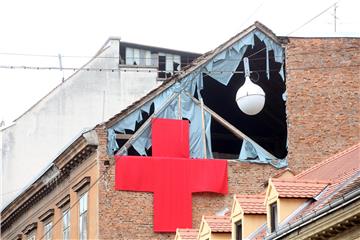 Projekt Ilica: Q'Art: Crveni platneni križevi za ranjeni grad