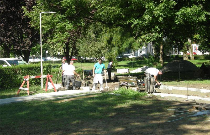 Sisački trgovi i parkovi mijenjaju lice grada