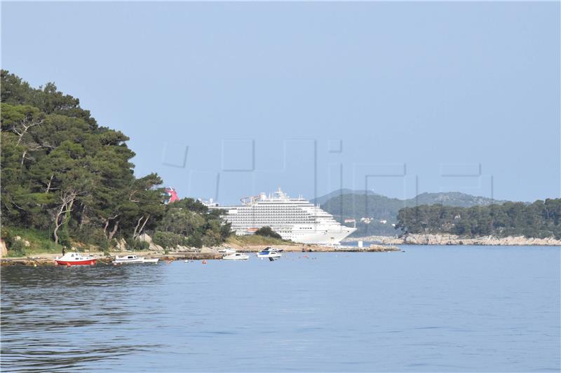 Foreign cruise ships make as few as 16 trips to Croatia in Jan-July