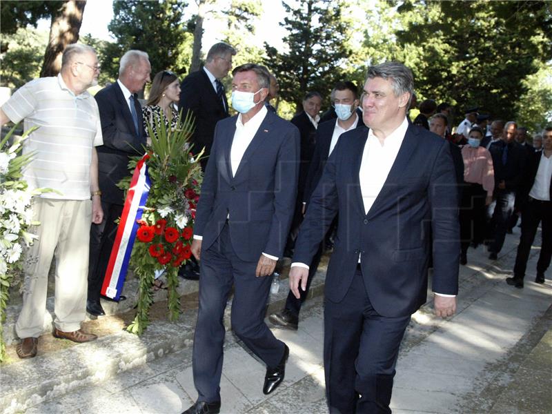 Milanović i Pahor na komemoraciji žrtvama logora Kampor