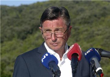 Milanović i Pahor na komemoraciji žrtvama logora Kampor