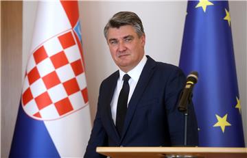 Predsjednik Milanović:  Djeci je mjesto u školama koje ništa ne može zamijeniti