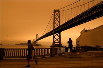 Apokaliptično narančasto nebo nad San Franciscom