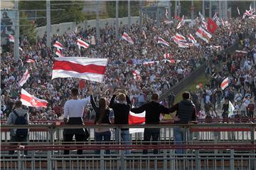 Najmanje stotinu tisuća prosvjednika na ulicama Minska