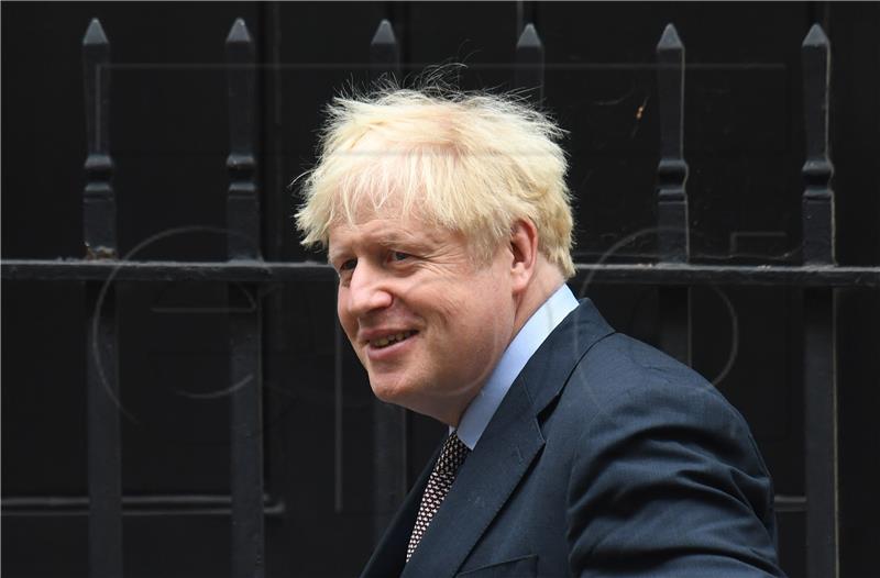 Johnson planira prekršiti dogovor o brexitu kako bi EU maknuo "revolver sa stola"