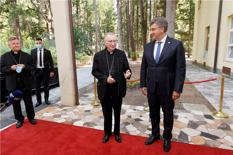 Premijer Plenković s državnim tajnikom Svete Stolice kardinalom Pietrom Parolinom