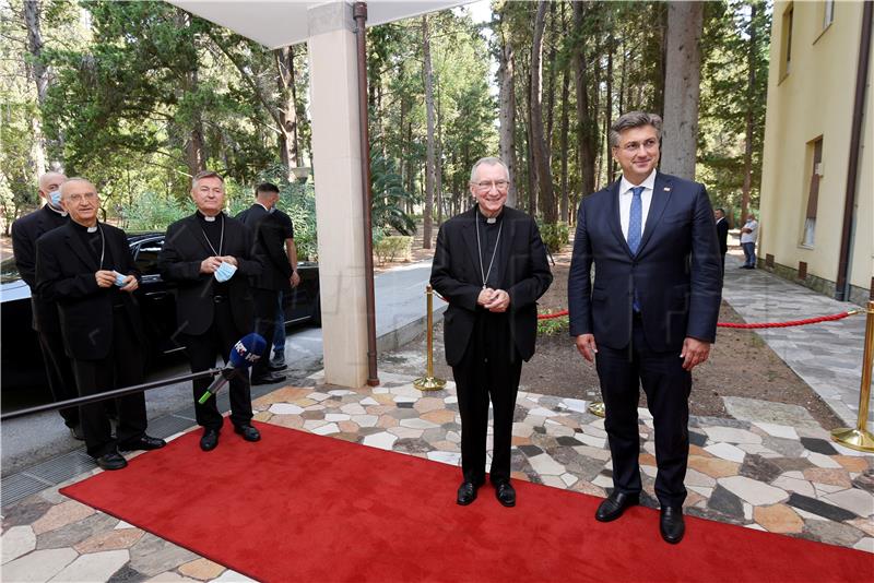 Premijer Plenković s državnim tajnikom Svete Stolice kardinalom Pietrom Parolinom