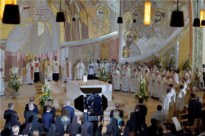 Mons. Ante Jozić zaređen za biskupa