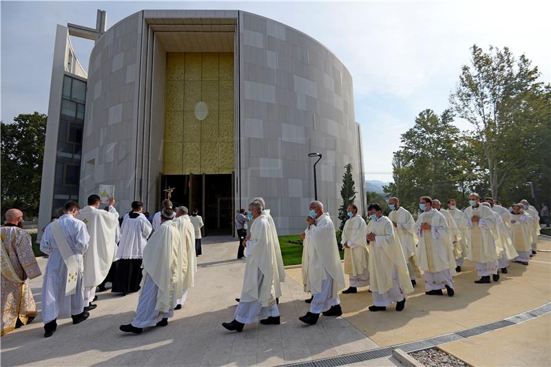 Mons. Ante Jozić zaređen za biskupa