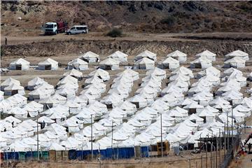 Grčka policija nakon požara premješta migrante u šatorski logor na Lezbosu