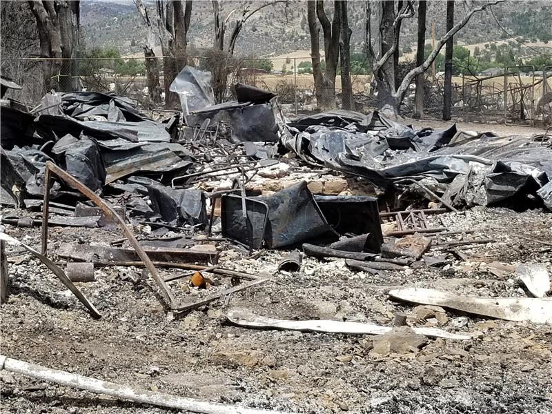 Tisuće vatrogasaca bore se s požarima na zapadnoj obali SAD-a 