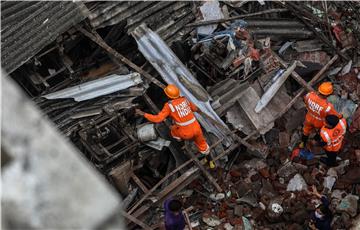 INDIA BUILDING COLLAPSE