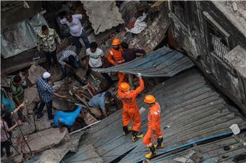 INDIA BUILDING COLLAPSE