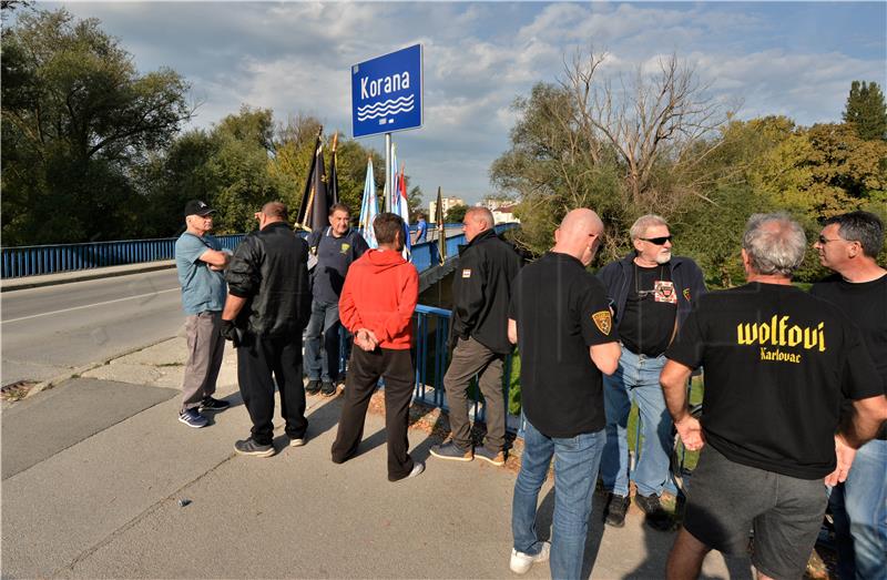 U Karlovcu prosvjedni skup tristotinjak hrvatskih branitelja