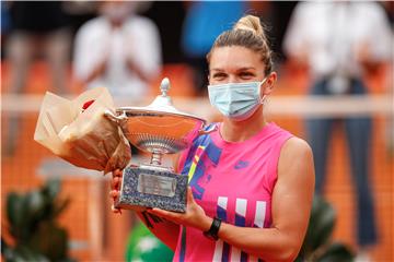 WTA Rim: Halep do naslova predajom Pliškove